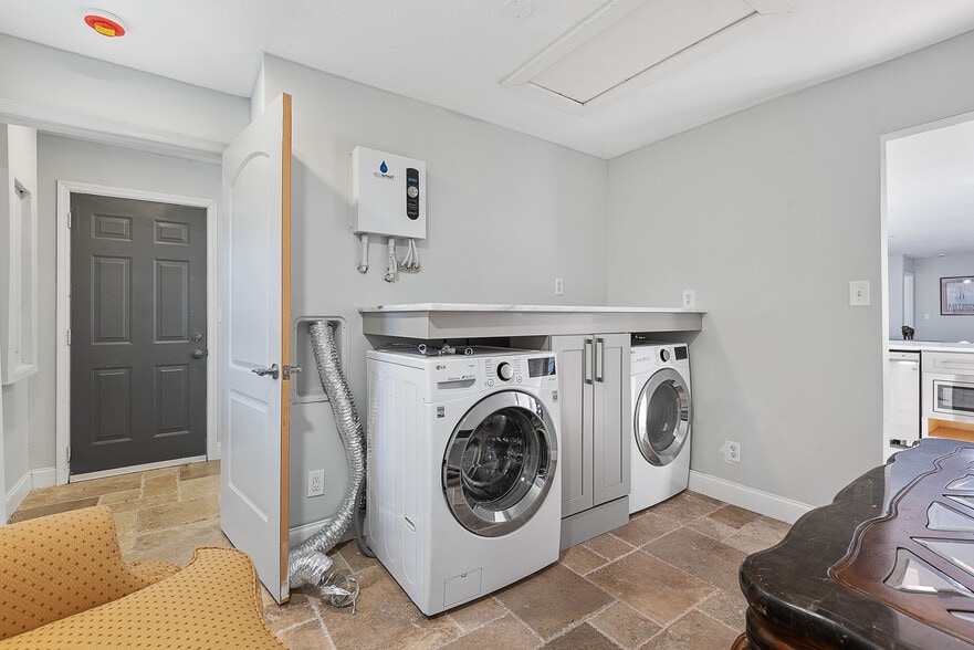 More Photos Of 5062 N Ocean Shore Blvd, Palm Coast Restaurant For Sale