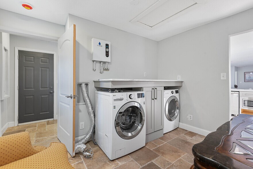 More Photos Of 5062 N Ocean Shore Blvd, Palm Coast Restaurant For Sale