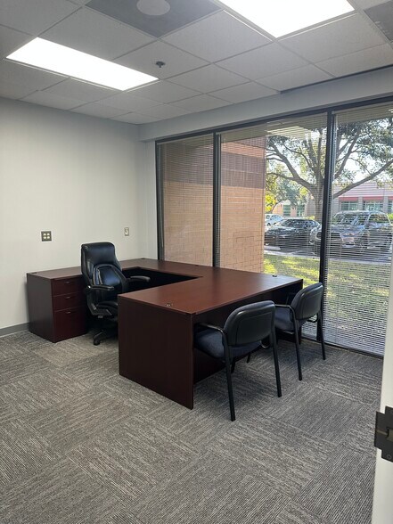 More Photos Of 10500 University Center Dr, Tampa Light Distribution For Lease