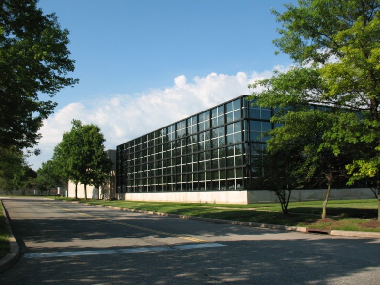 More Photos Of 300 International Dr, Mount Olive Warehouse For Lease