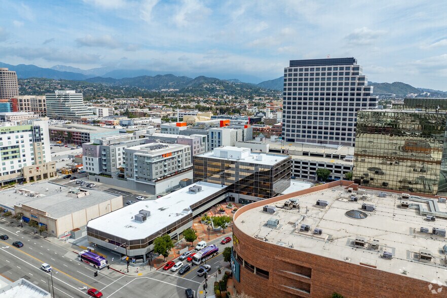 More Photos Of 225 W Broadway, Glendale Office For Sale