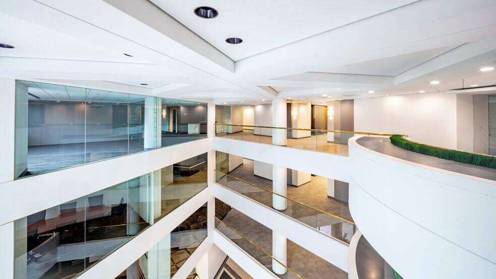 More Photos Of 8219 Leesburg Pike, Vienna Office For Lease