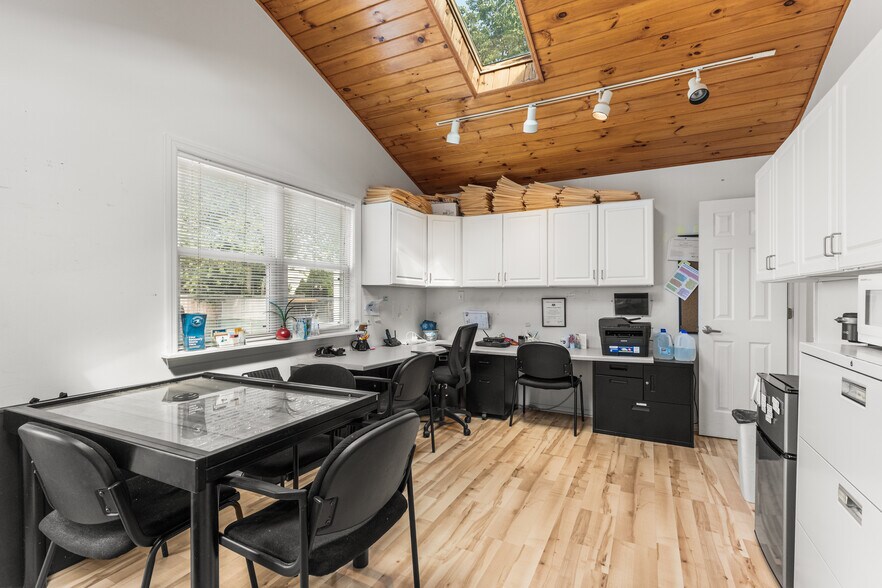 More Photos Of 2417 Bridge Ave, Point Pleasant Office For Sale