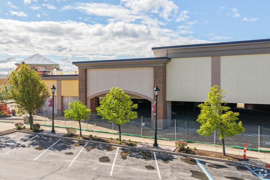 More Photos Of 5000 Levis Commons Blvd, Perrysburg Freestanding For Lease