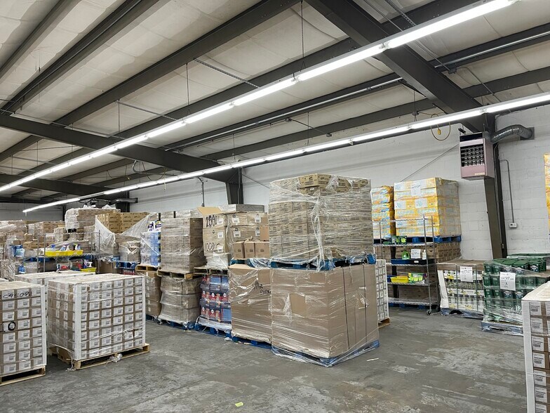 More Photos Of 304-306 E Jenkins St, Dallas Manufacturing For Sale