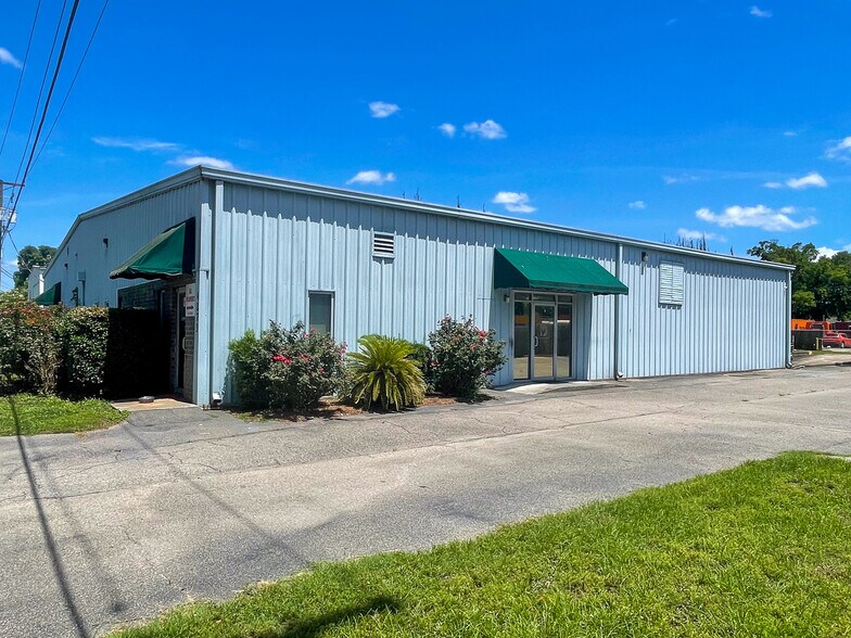 More Photos Of 4273 Domino Ave, North Charleston Warehouse For Lease