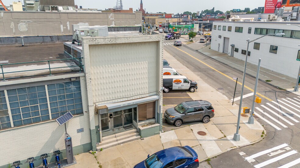 More Photos Of 4829 31st Pl, Long Island City Warehouse For Lease