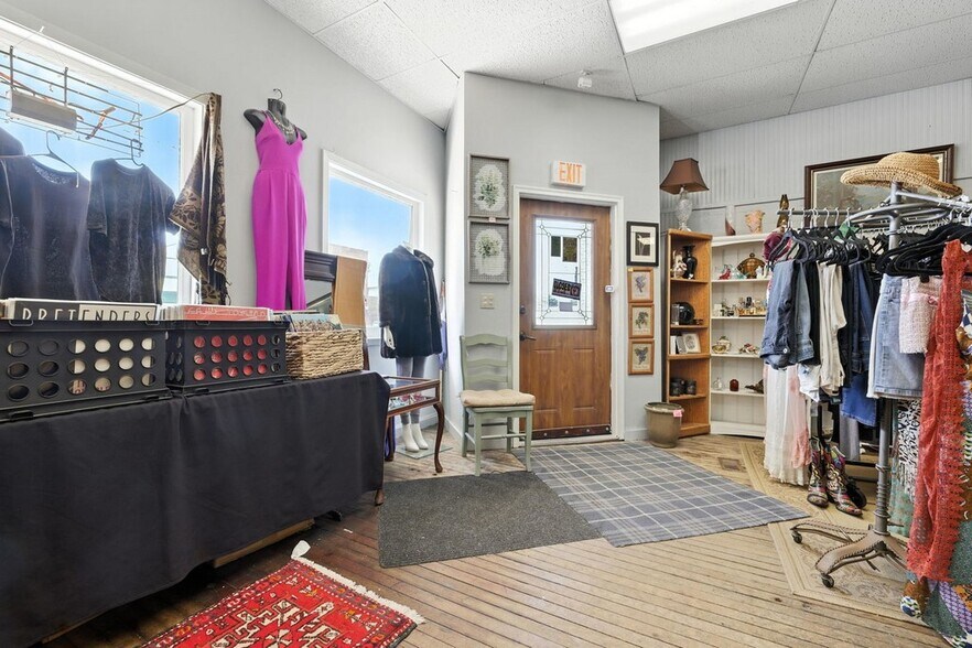 More Photos Of 9934-9936 Main St, Hebron Storefront Retail Residential For Sale