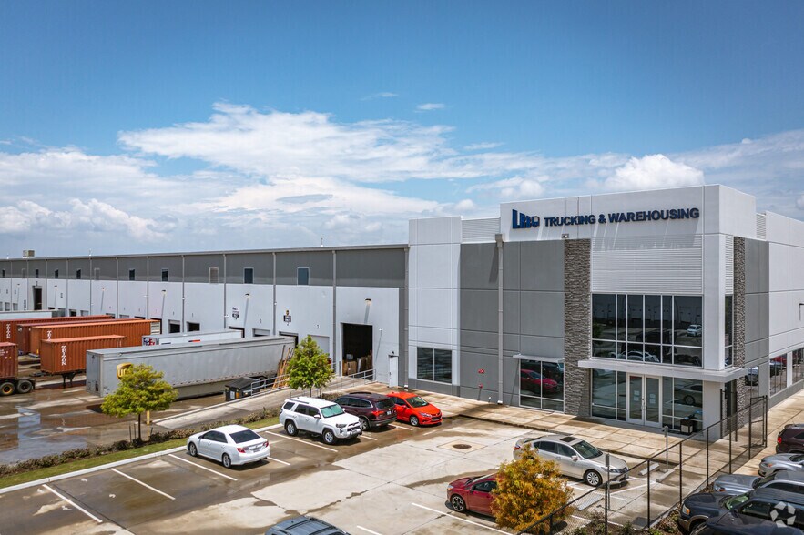 More Photos Of 5615-5890 W Fuqua St, Houston Unknown For Lease