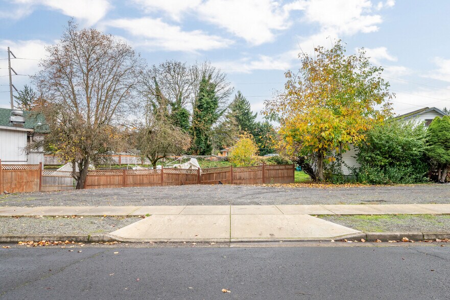 More Photos Of 1107 Pacific Ave N, Kelso Restaurant For Sale