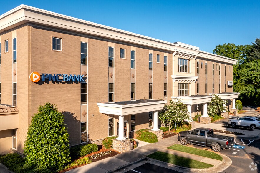 More Photos Of 2150 Country Club Rd, Winston-Salem Office For Lease