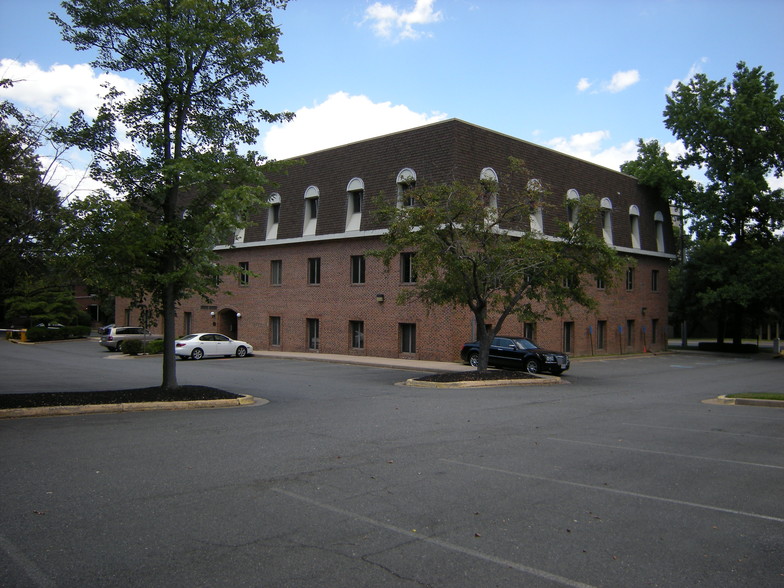 More Photos Of 10521 Judicial Dr, Fairfax Medical For Sale