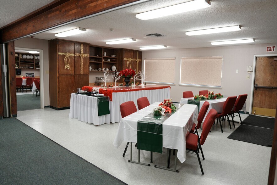 More Photos Of 1135 E Alluvial Ave, Fresno Religious Facility For Lease