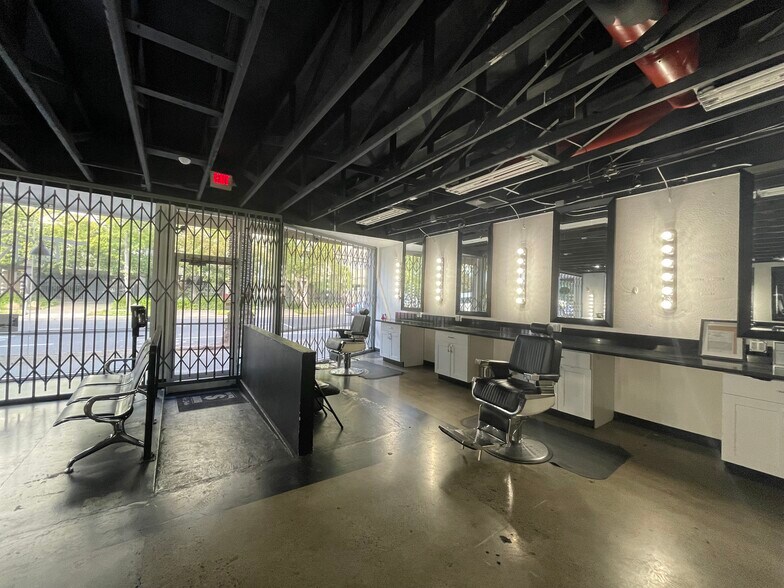 More Photos Of 2500 J St, Sacramento Storefront Retail Office For Lease