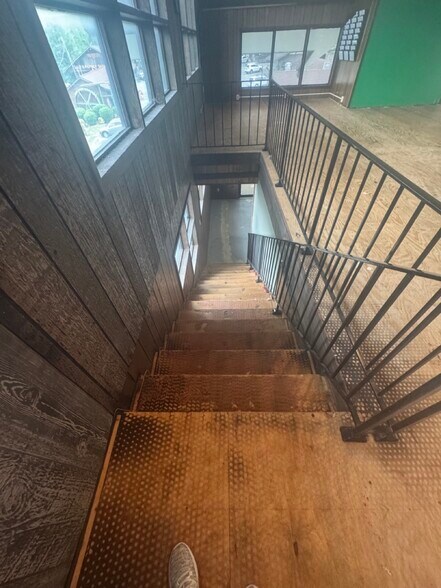 More Photos Of 446 E Parkway, Gatlinburg Freestanding For Lease