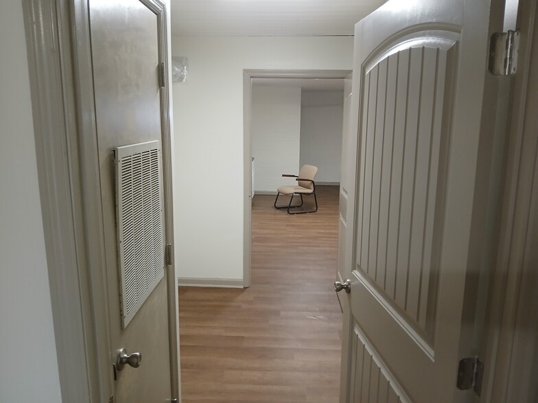 More Photos Of 1718 Creighton Ave SE, Decatur Flex For Sale