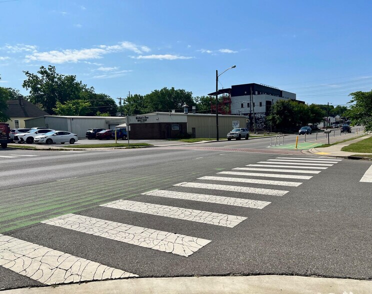More Photos Of 910 51st Ave N, Nashville Auto Repair For Sale