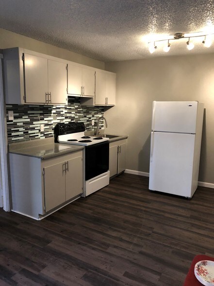 More Photos Of 501 Elm St, Sweetwater Apartments For Sale