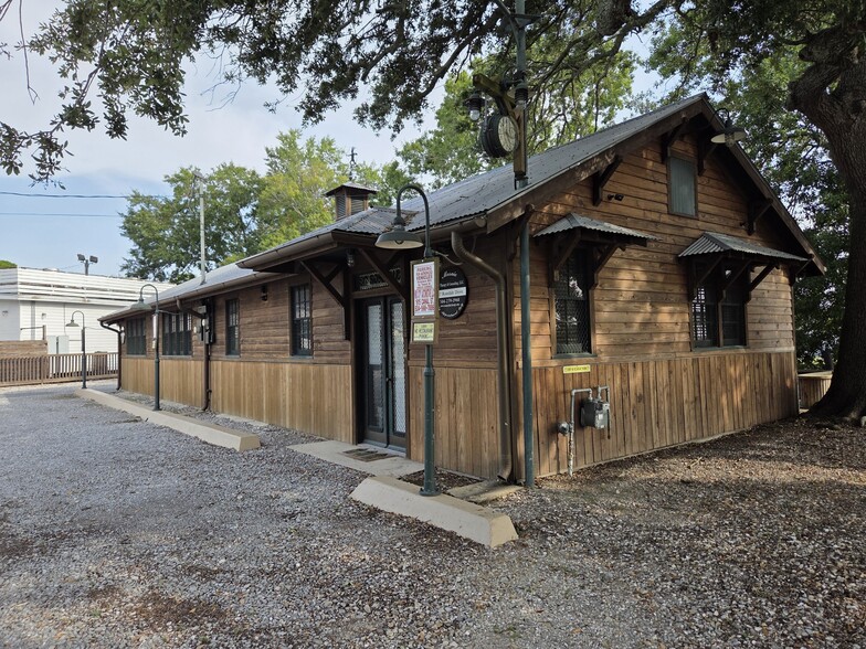 More Photos Of 815-817 Rosedale Dr, New Orleans Office For Sale