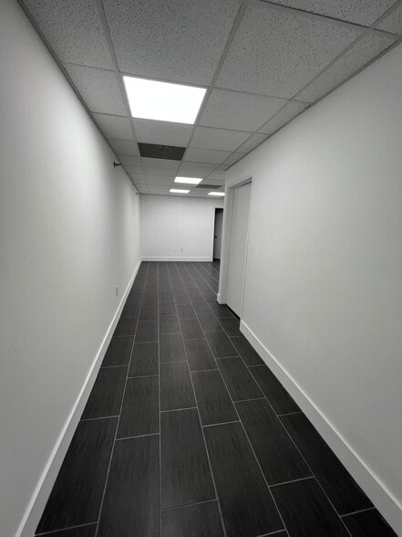 More Photos Of 8705-8795 NW 100th St, Miami Warehouse For Lease