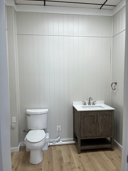 More Photos Of 2107 Whitesburg Dr SE, Huntsville Storefront For Lease