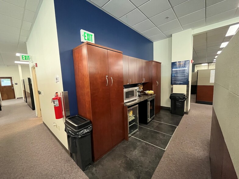 More Photos Of 33 S Main St, Kaysville Bank For Lease