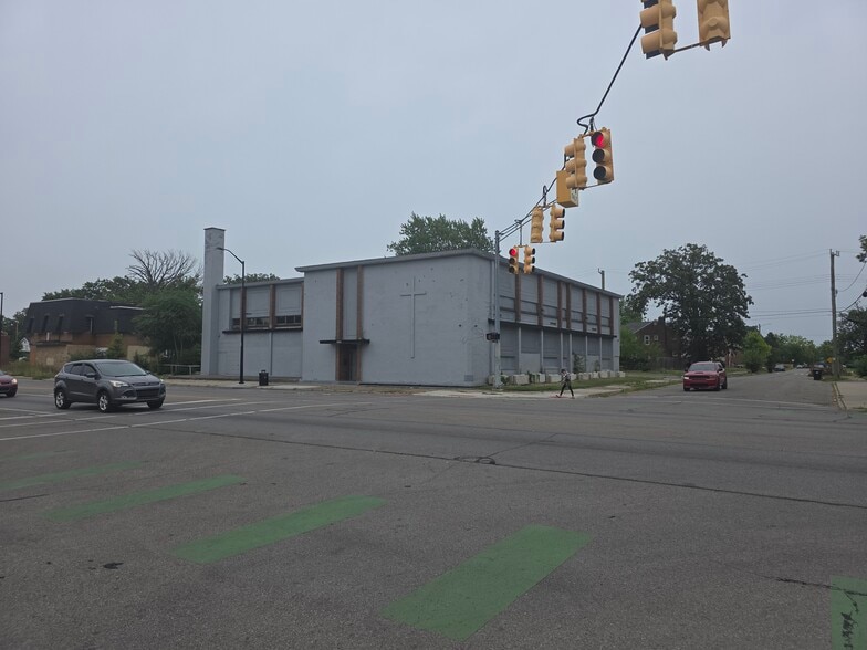 More Photos Of 15760 E Warren Ave, Detroit Schools For Sale