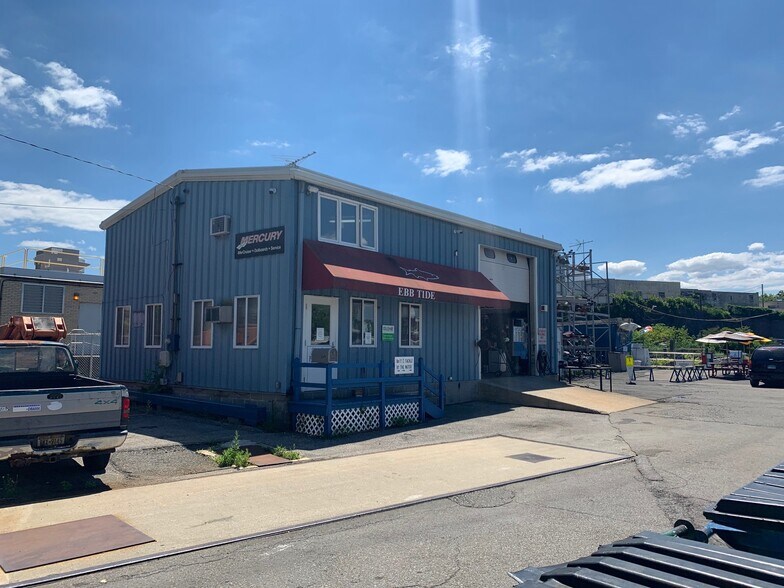 More Photos Of 112 S Water St, Greenwich Marina For Sale