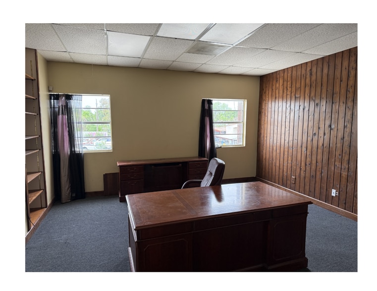 More Photos Of 1306-1314 W FM-1960, Houston Unknown For Lease