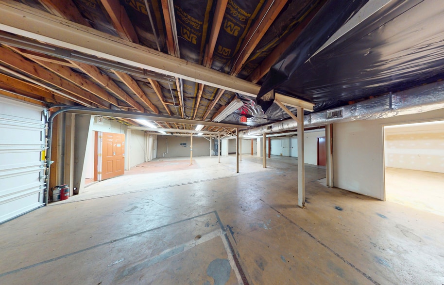 More Photos Of 5205 Starkey Rd, Roanoke Warehouse For Lease