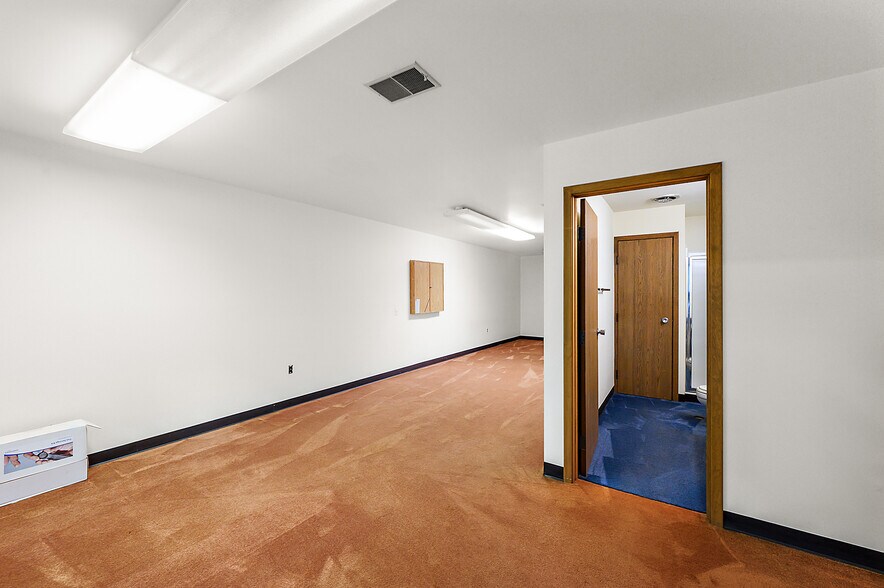 More Photos Of 16560 Industrial St, Roseville Warehouse For Sale