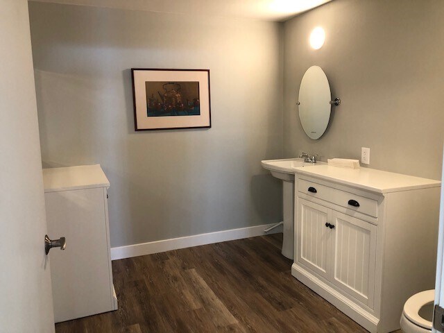 More Photos Of 1900 W 7th Ave, Eugene Storefront Retail Office For Lease