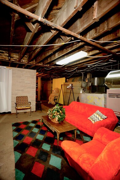 More Photos Of 424 W Main St, Denison Storefront Retail Office For Sale