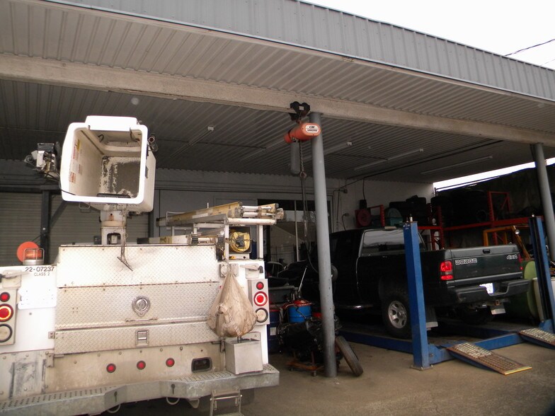 More Photos Of 1544 12th Ave, Longview Auto Repair For Sale