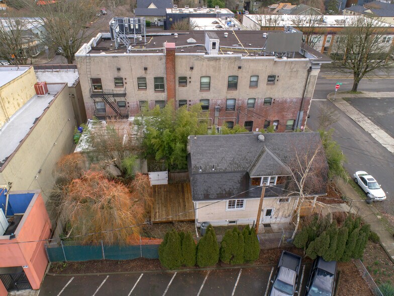 More Photos Of 317 NE Sacramento St, Portland Office For Sale