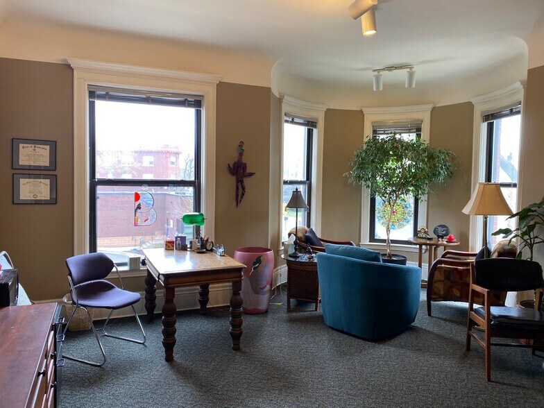 More Photos Of 2124 Dupont Ave S, Minneapolis Loft Creative Space For Lease