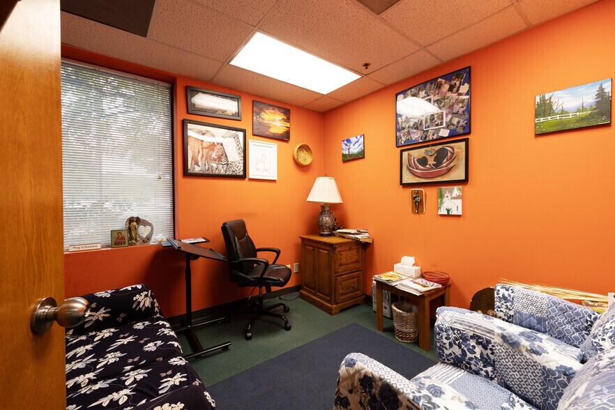 More Photos Of 401 New Karner Rd, Albany Medical For Lease