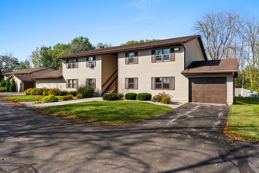 Primary Photo Of 910 E Cedar Ave, Manitowoc Apartments For Sale