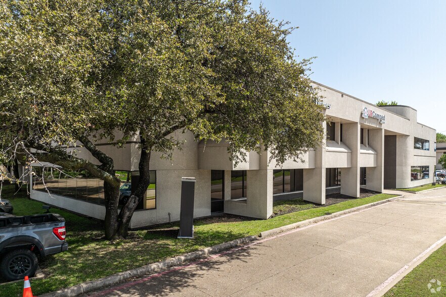 More Photos Of 17440 N Dallas Pky, Dallas Office For Sale