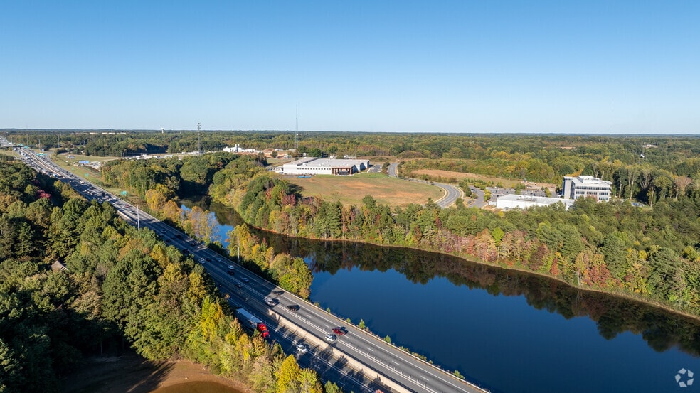 More Photos Of 110 Langtree Campus Dr, Mooresville Showroom For Lease