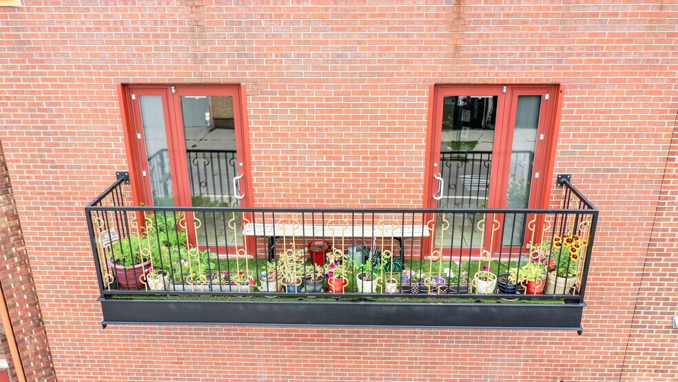 More Photos Of 2150 Curtis St, Denver Storefront Retail Office For Sale