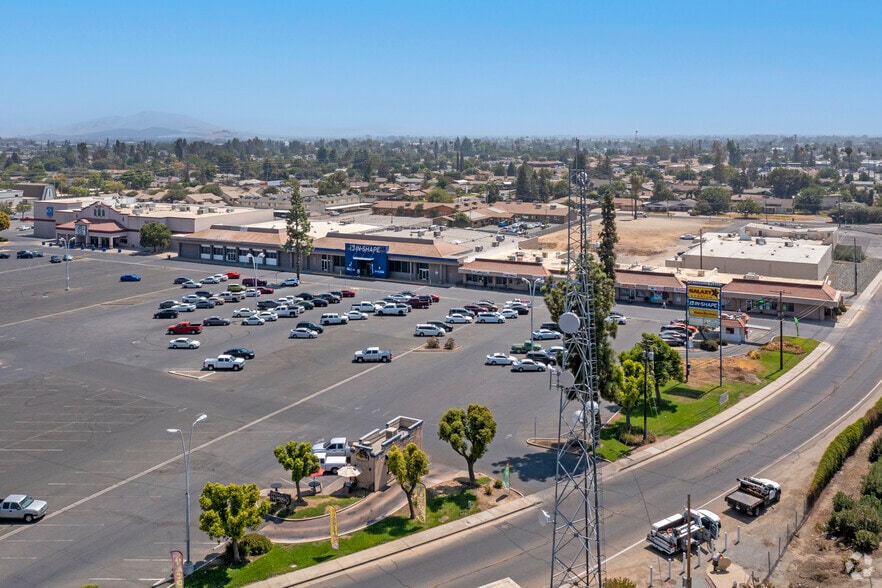 More Photos Of 885 W Henderson Ave, Porterville Storefront For Lease