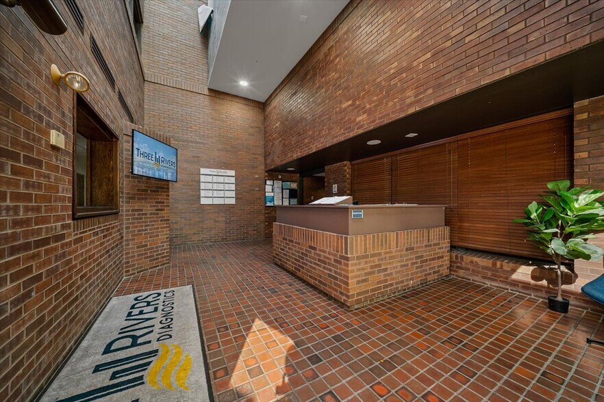 More Photos Of 115 Technology Dr, Pittsburgh Medical For Lease