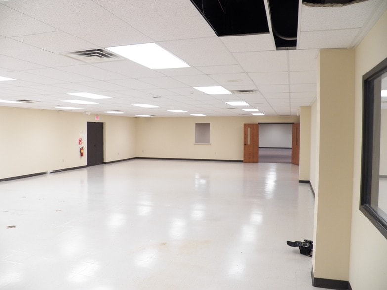 More Photos Of 2985 S Ridge Rd, Green Bay Medical For Lease