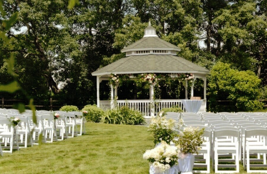 More Photos Of 3177 French Rd, De Pere Restaurant For Sale