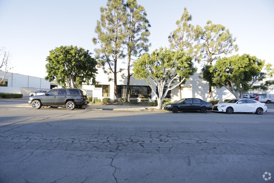 More Photos Of 1304 Logan Ave, Costa Mesa Warehouse For Lease