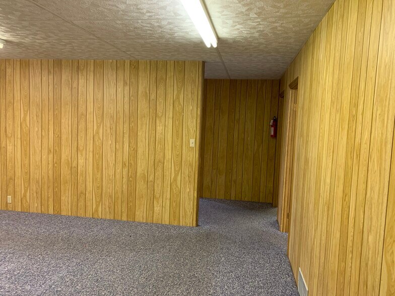 More Photos Of 817 Kilbourne St, Bellevue Medical For Lease