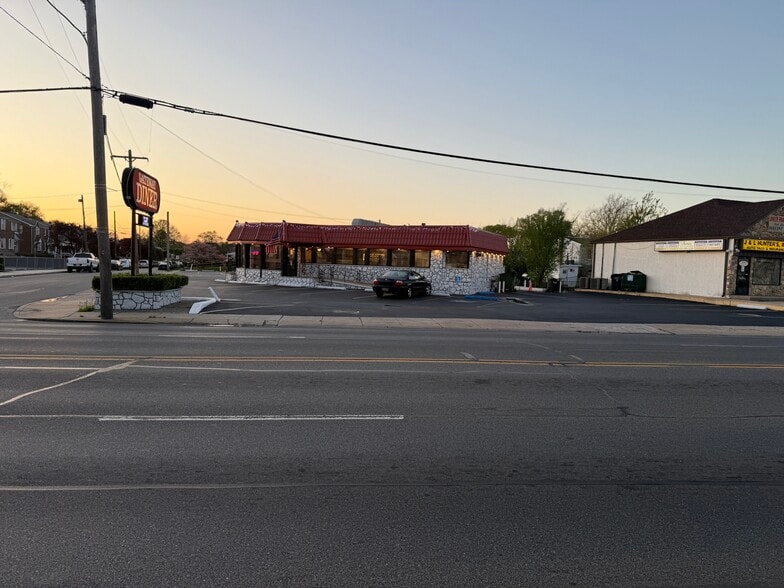 More Photos Of 2216 Macdade Blvd, Holmes Medical For Sale