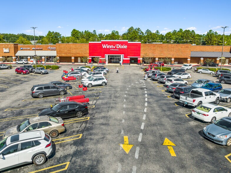 More Photos Of 6300 Grelot Rd, Mobile Storefront For Lease