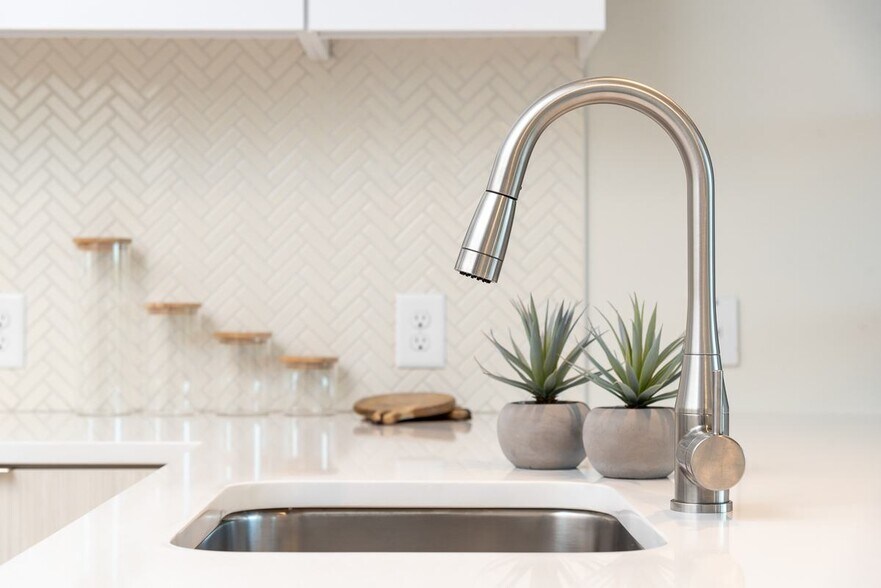 More Photos Of 39 Trotter Rd, Weymouth Apartments For Lease